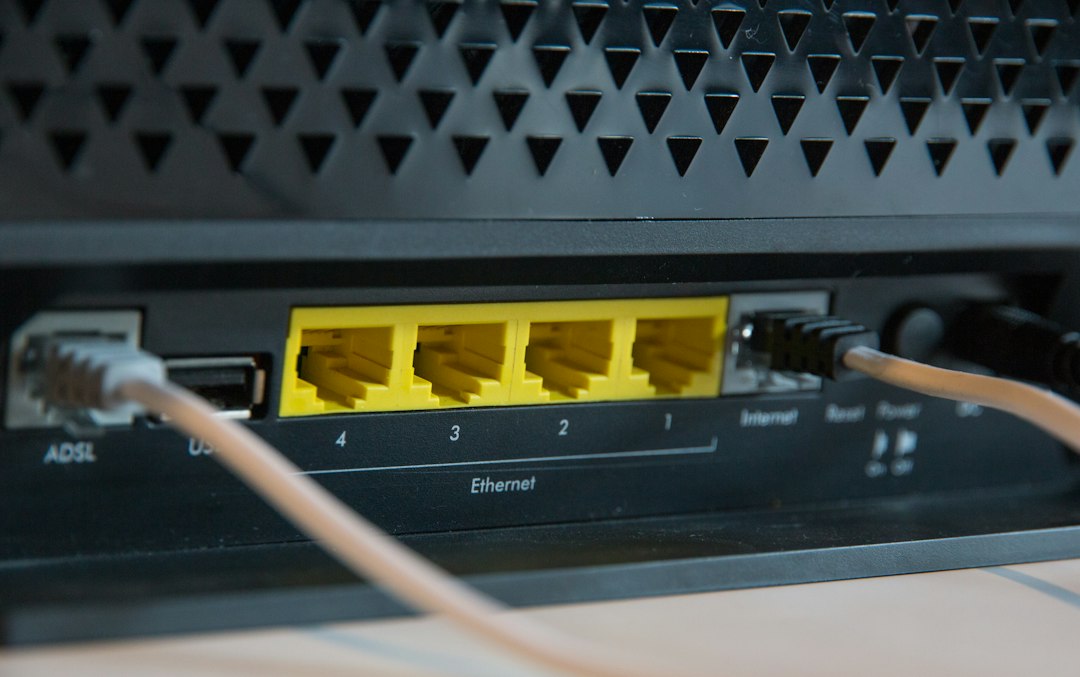 Wi-Fi 7 router buying guide cover illustration: mesh vs single router, 320 MHz channels, MLO and multi‑gig ports